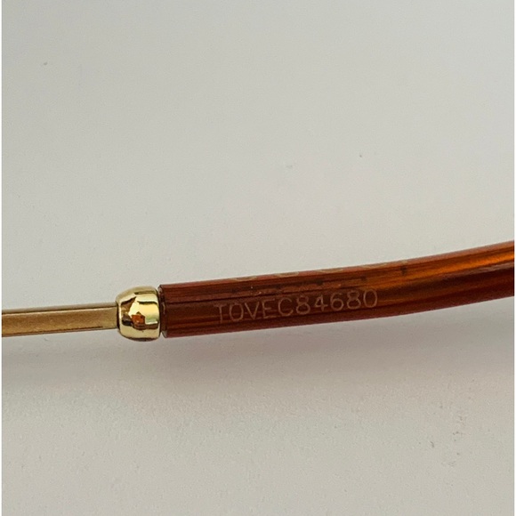 💯 - Authentic Gucci Ivory and Gold/ Green Gradient GG0522S Cat Eye Sunglass… - Picture 11 of 13